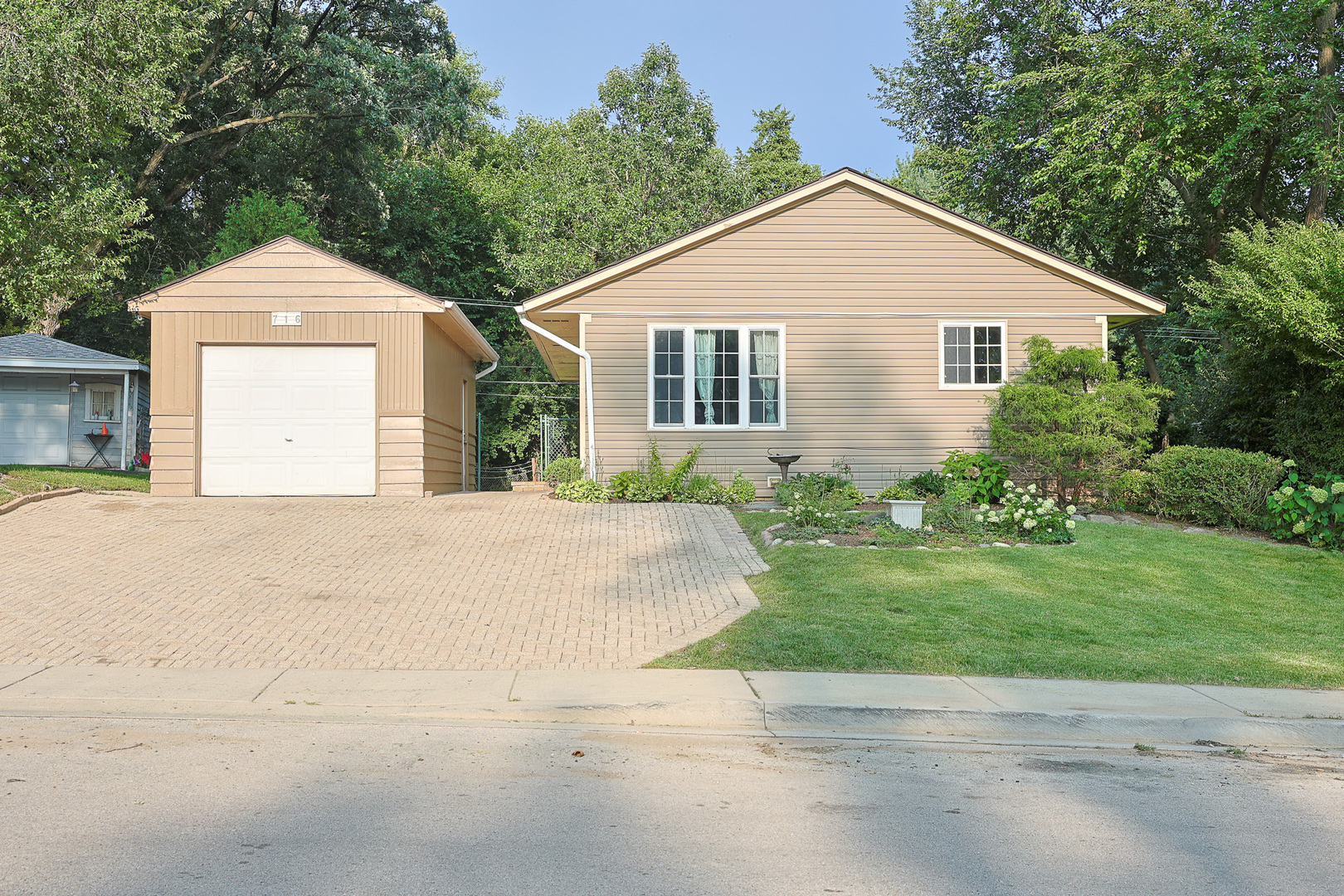 1st image of 716 Navajo Dr, Carpentersville, IL 60110 | MLS# 12730602