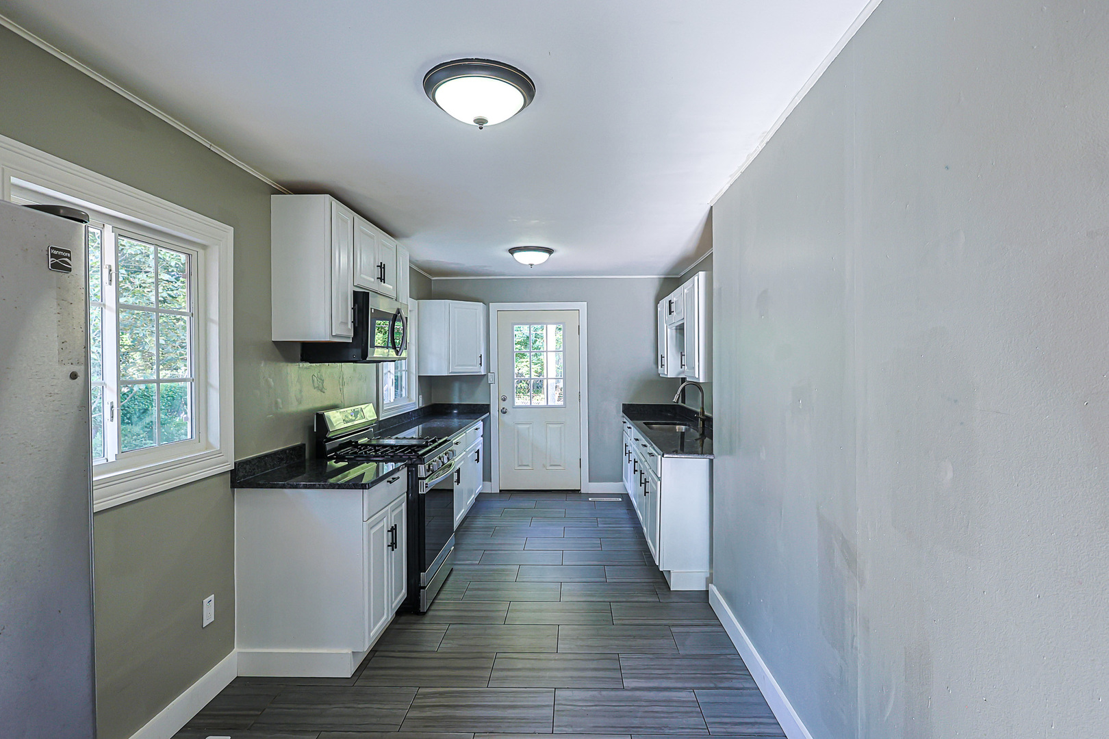 5th image of 716 Navajo Dr, Carpentersville, IL 60110 | MLS# 12730602