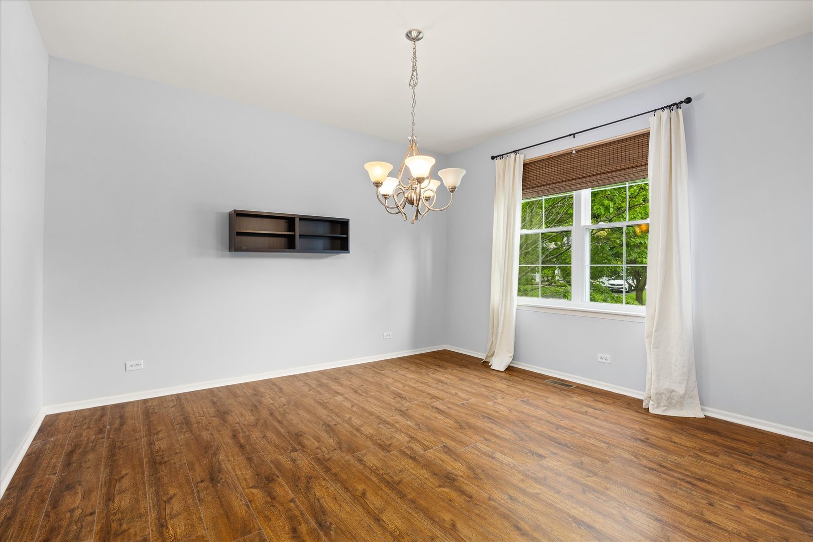 5th image of 739 Bonaventure Dr, Oswego, IL 60543 | MLS# 12730637