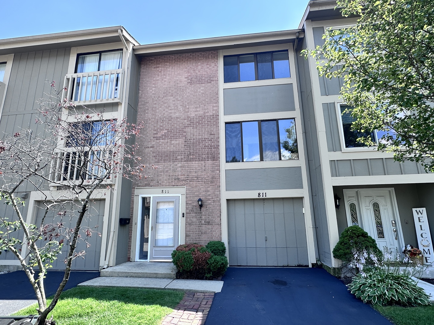 1st image of 811 Shawnee Trl #811, Roselle, IL 60172 | MLS# 12730869