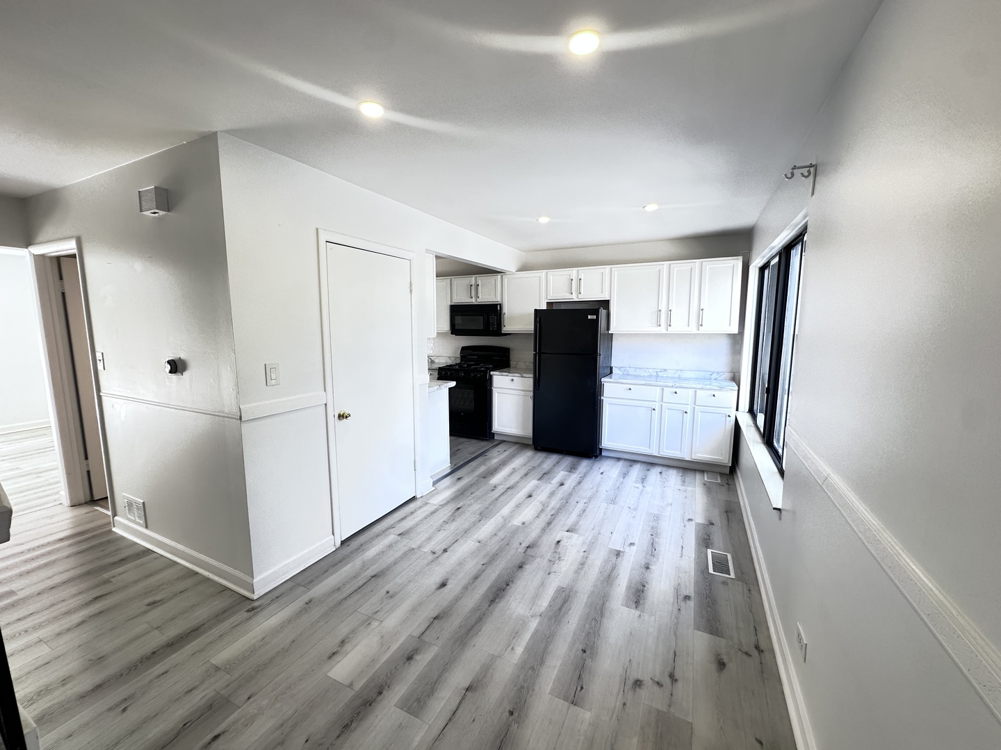 3rd image of 811 Shawnee Trl #811, Roselle, IL 60172 | MLS# 12730869