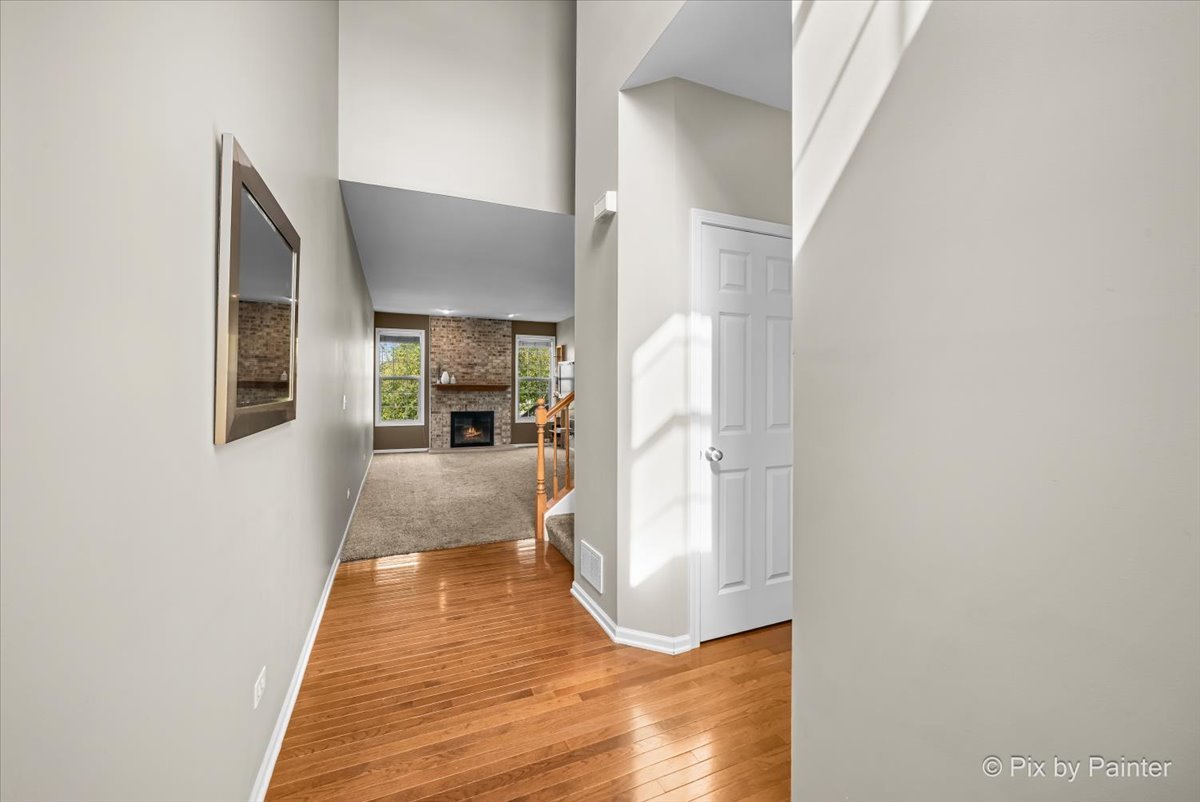 4th image of 1248 Bradley Cir, Elgin, IL 60120 | MLS# 12732361