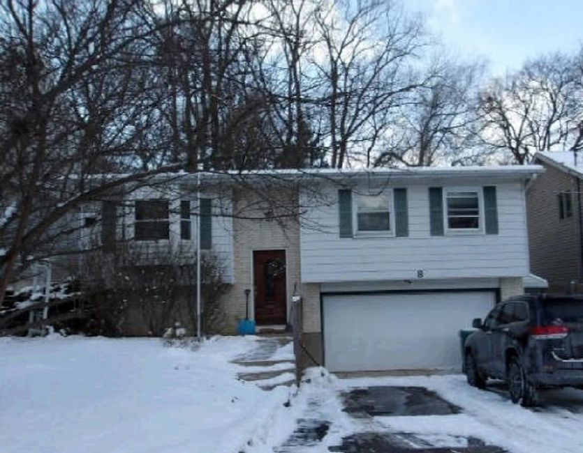 2nd image of 8 Highview Ave, Fox Lake, IL 60020 | MLS# 12733715