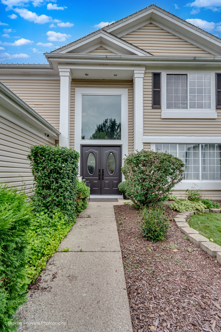 5th image of 1301 Big Oak Trl, Aurora, IL 60506 | MLS# 12733819