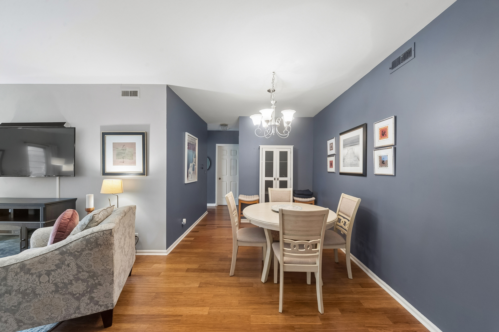 Photo 3 of Condo for sale at 1214 Gulfstream Pkwy #19B, Libertyville, IL 60048 | MLS# 12734218 | Listing updated on 2026-09-04