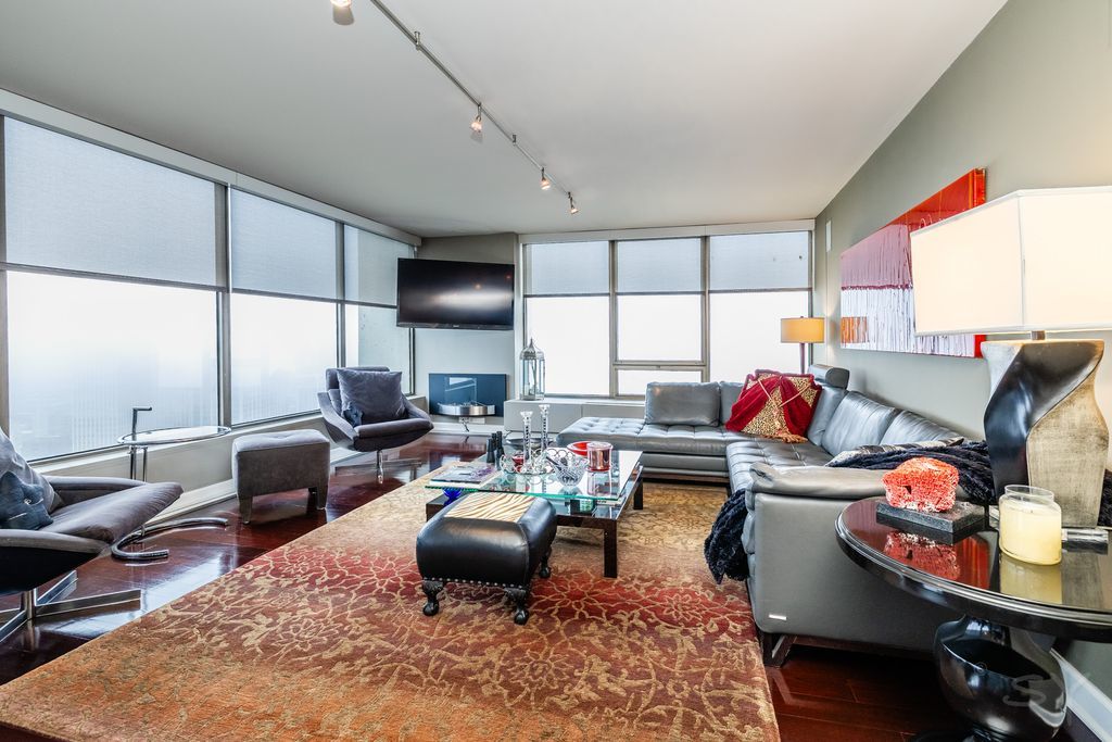 4th image of 2800 N Lake Shore Dr #3814-3816, Chicago, IL 60657 | MLS# 12734235