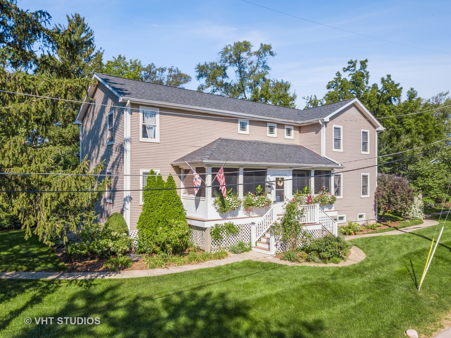 2nd image of 118 Waverly Rd, Barrington, IL 60010 | MLS# 12735525