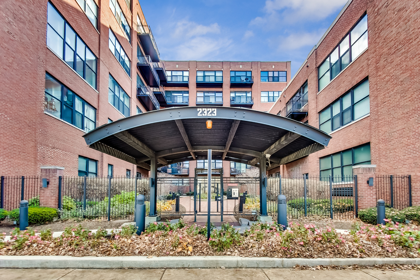 2nd image of 2323 W Pershing Rd, Chicago, IL 60609