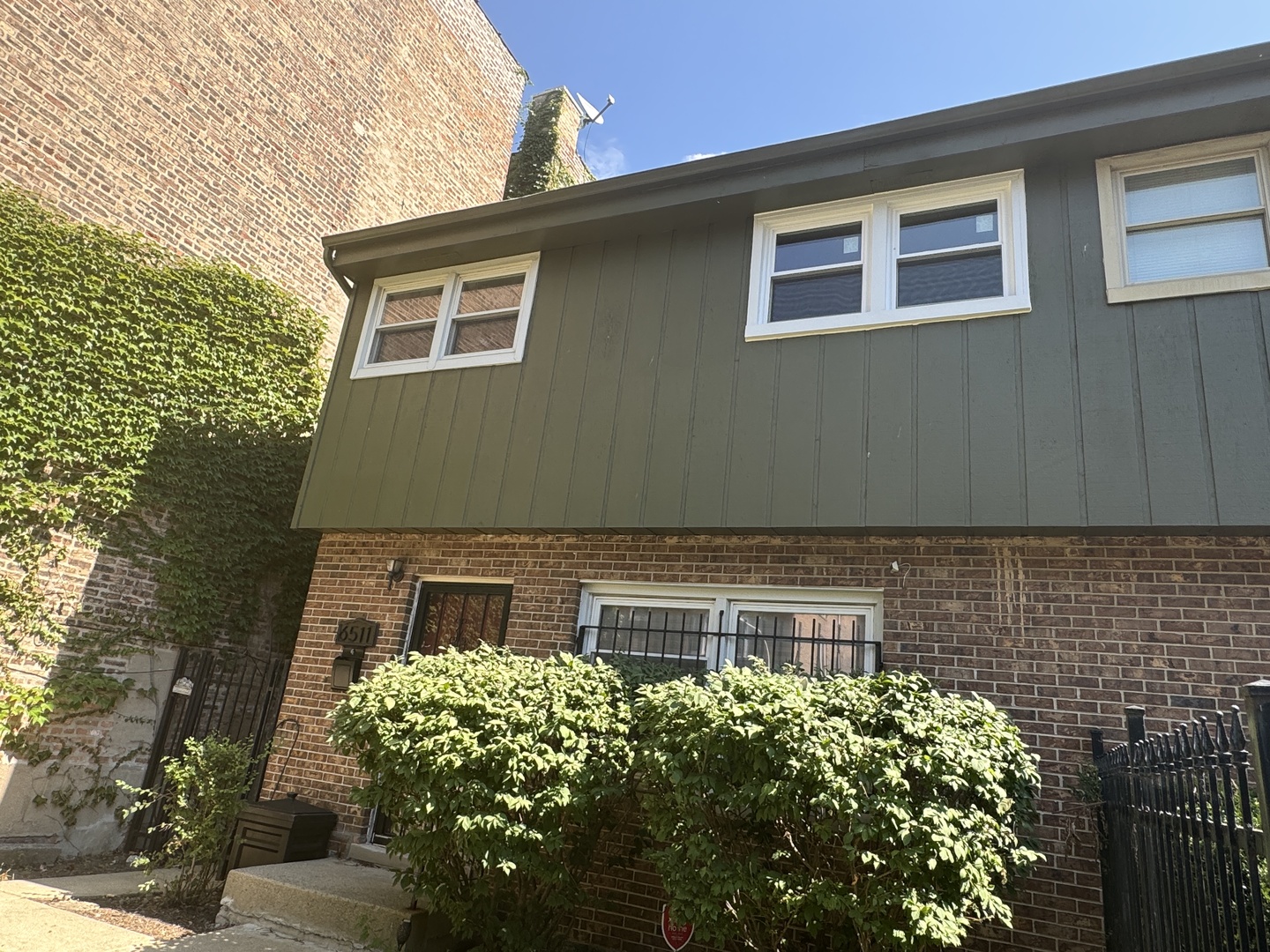 Photo 1 of Townhouse for sale at 6511 S Ellis Ave, Chicago, IL 60637 | MLS# 12744188 | Listing updated on 2026-09-06