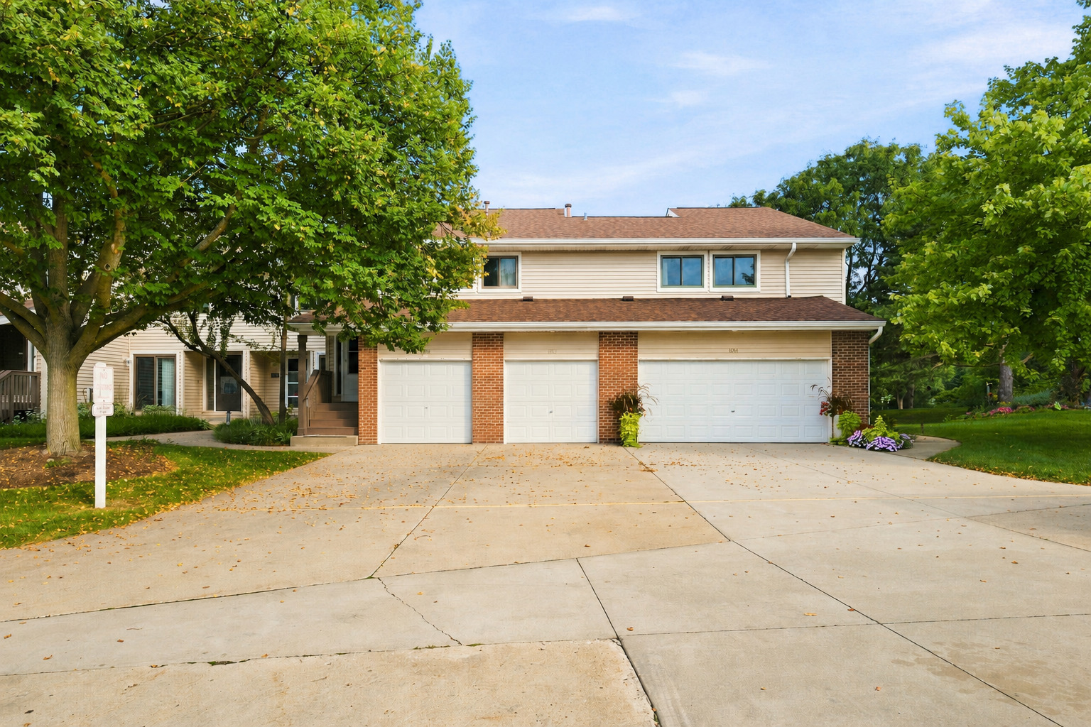 Photo 2 of Condo for sale at 1056 N Pine Tree Cir #0, Buffalo Grove, IL 60089 | MLS# 12745228 | Listing updated on 2026-09-05