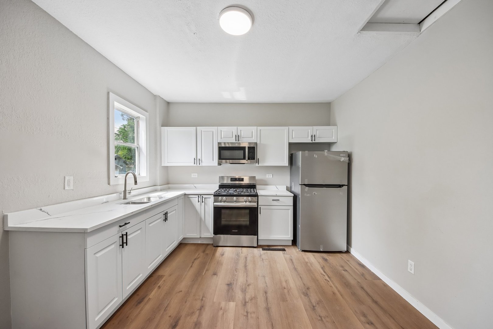 2nd image of 255 N Hunter Ave, Kankakee, IL 60901 | MLS# 12745667