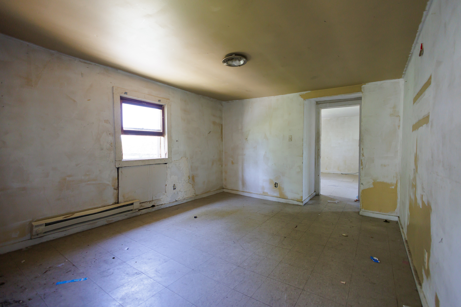 5th image of 854 E Locust St, Kankakee, IL 60901