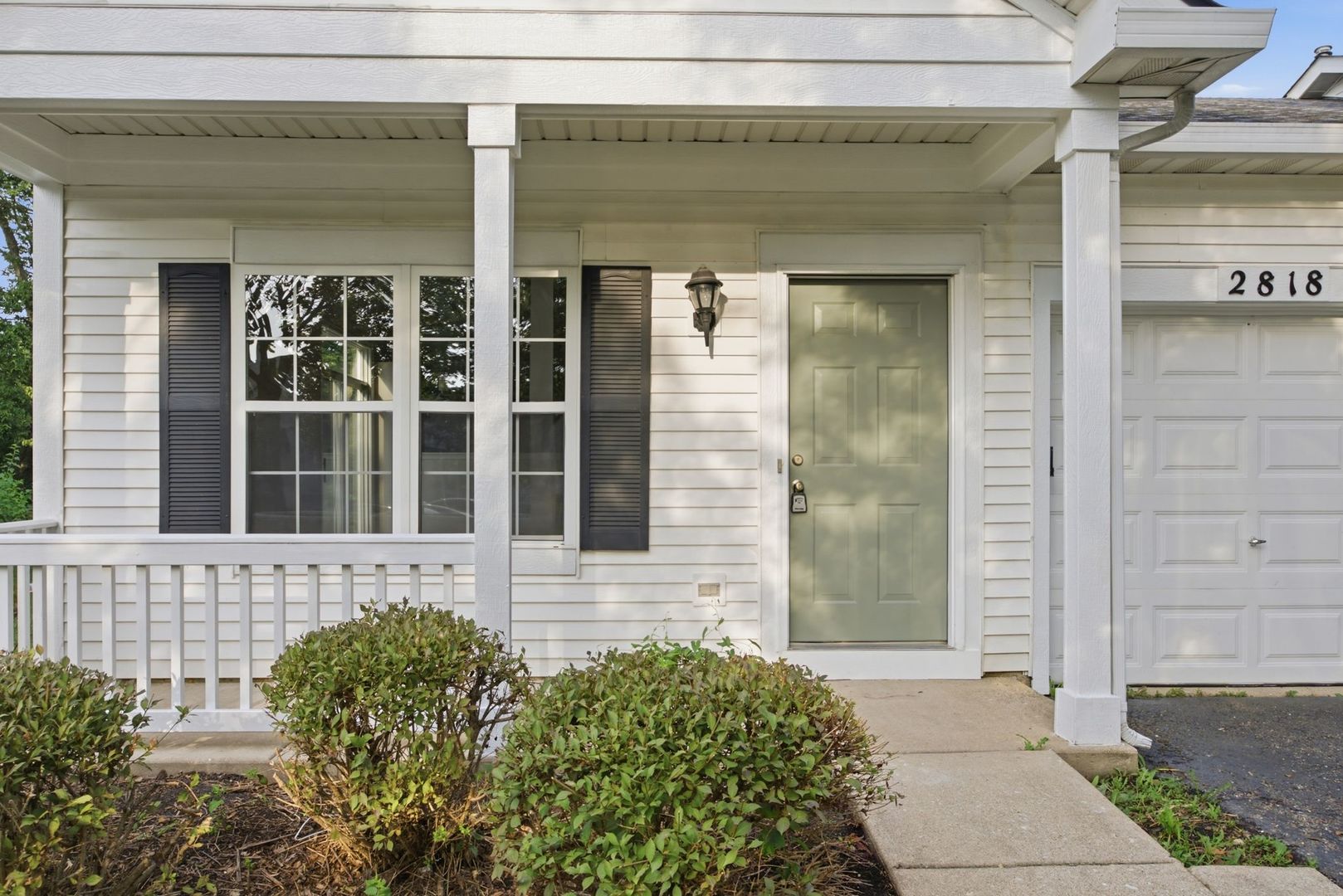 Photo 2 of Townhouse for sale at 2818 Sun Valley Dr, Plainfield, IL 60586 | MLS# 12749634 | Listing updated on 2026-09-04