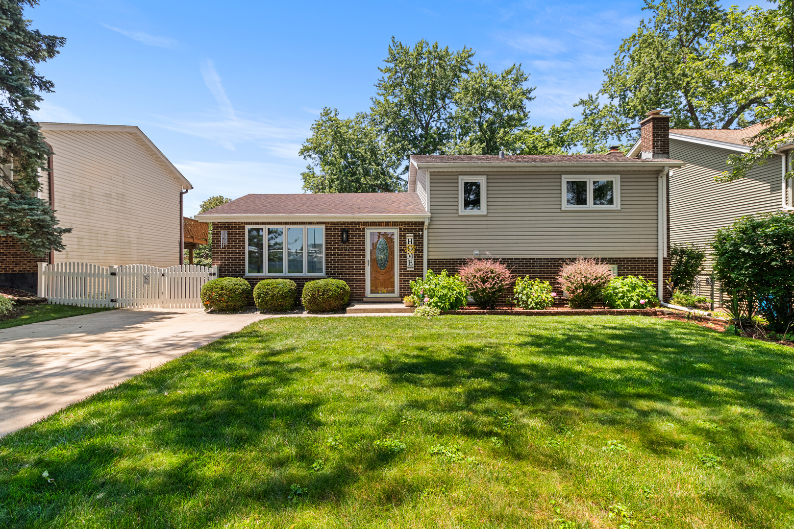 Photo 1 of Single family home for sale at 786 N Parker St, Elmhurst, IL 60126 | MLS# 12750344 | Listing updated on 2026-09-04