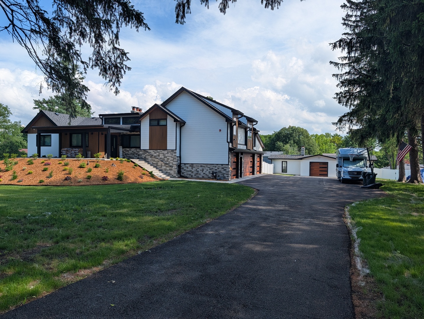 Photo 2 of Single family home for sale at 675 W Gilbert Rd, Palatine, IL 60067 | MLS# 12750692 | Listing updated on 2026-09-03