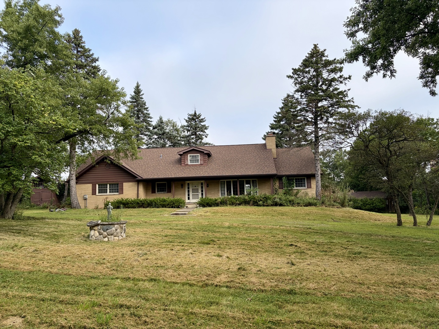 Photo 1 of Single family home for sale at 138 Breakenridge Farm Rd, Oak Brook, IL 60523 | MLS# 12750886 | Listing updated on 2026-09-05