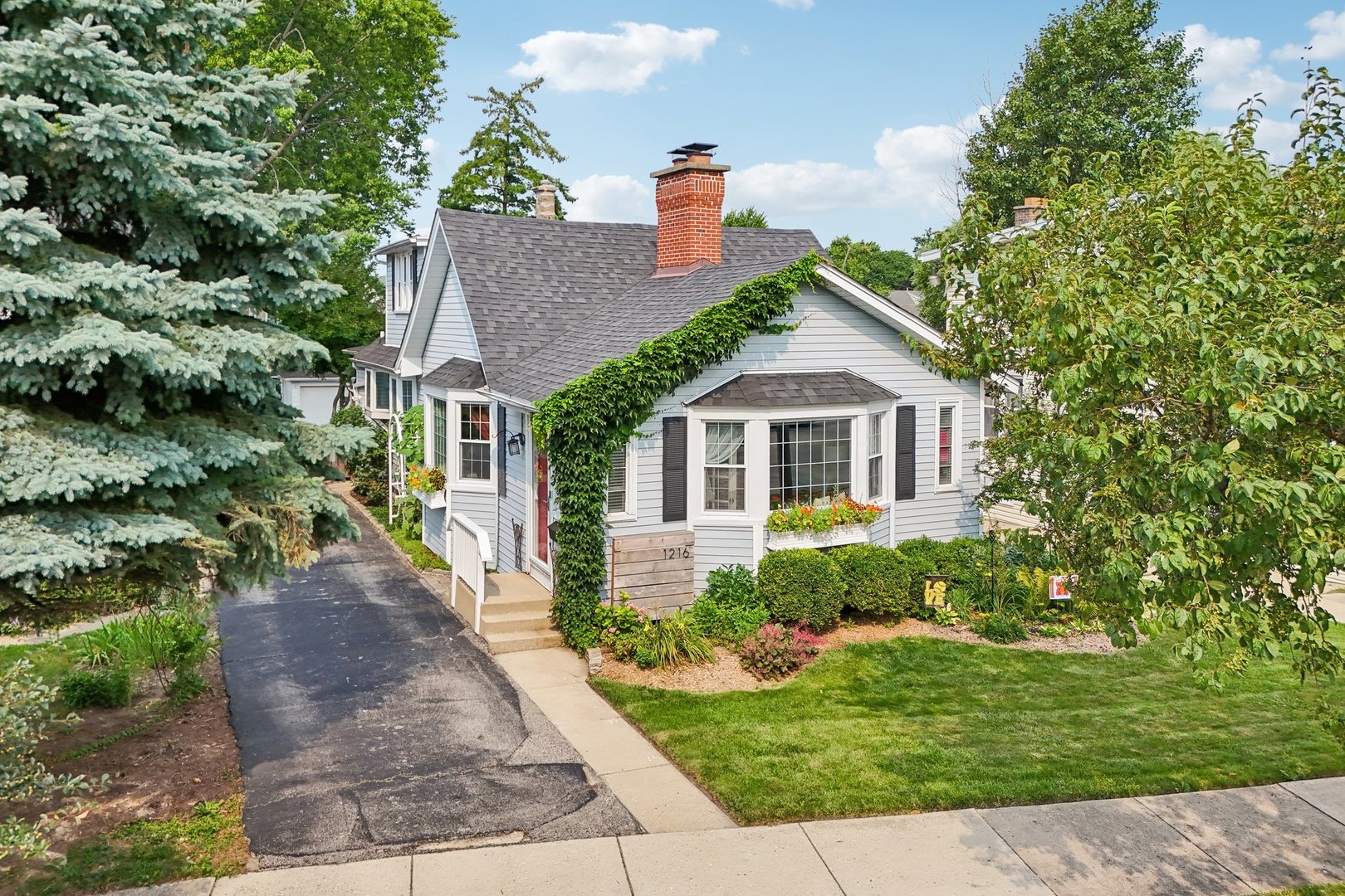 Photo 1 of Single family home for sale at 1216 Canfield Rd, Park Ridge, IL 60068 | MLS# 12751147 | Listing updated on 2026-09-03