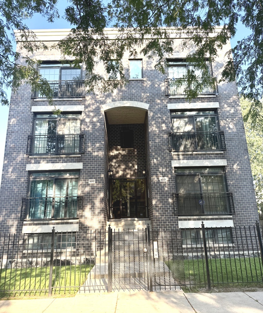 Photo 1 of Condo for sale at 5017 S Prairie Ave #1N, Chicago, IL 60615 | MLS# 12752302 | Listing updated on 2026-09-06