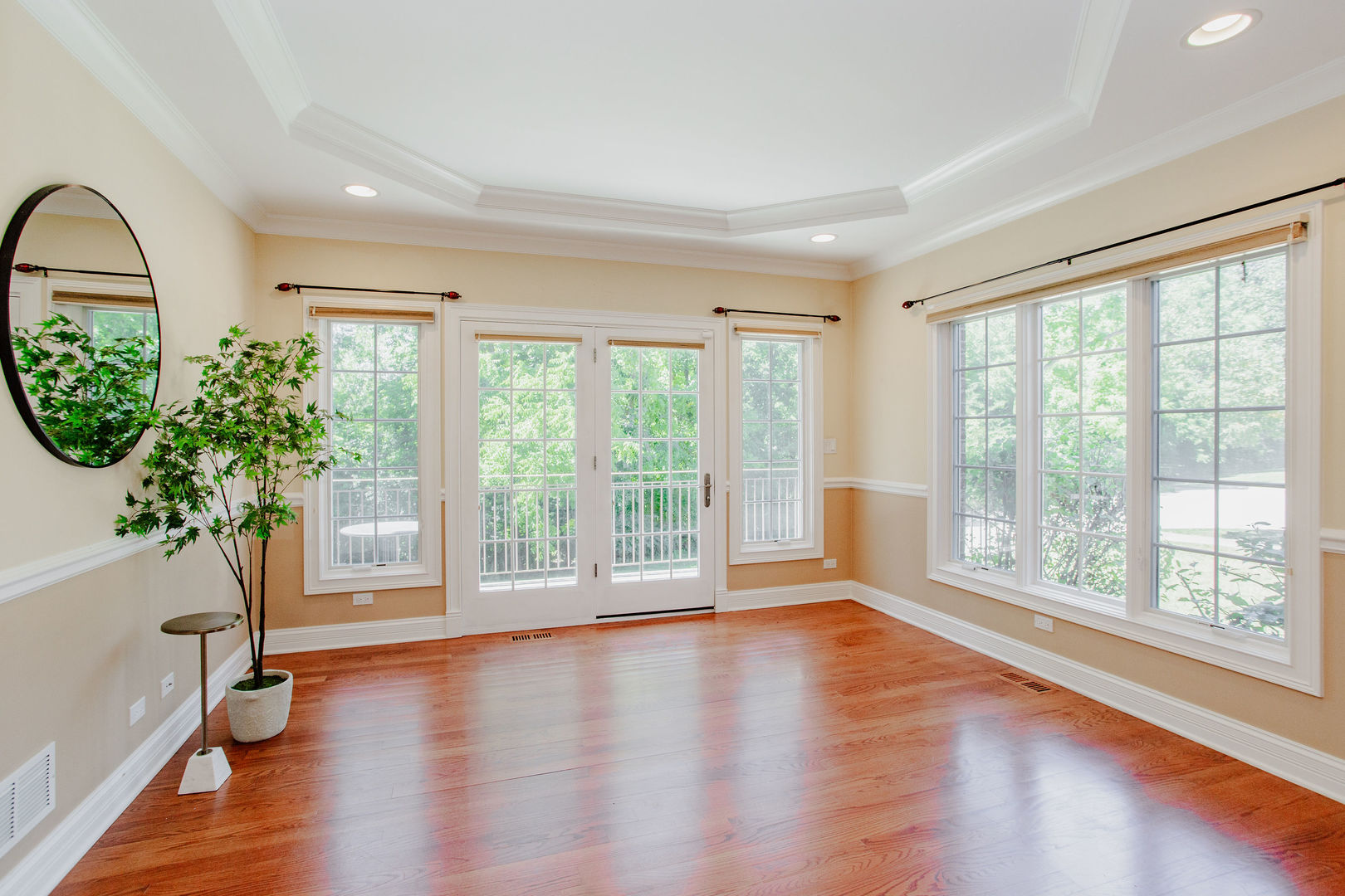 Photo 5 of Single family home for sale at 874 Writer Ct, Vernon Hills, IL 60061 | MLS# 12752429 | Listing updated on 2026-09-05