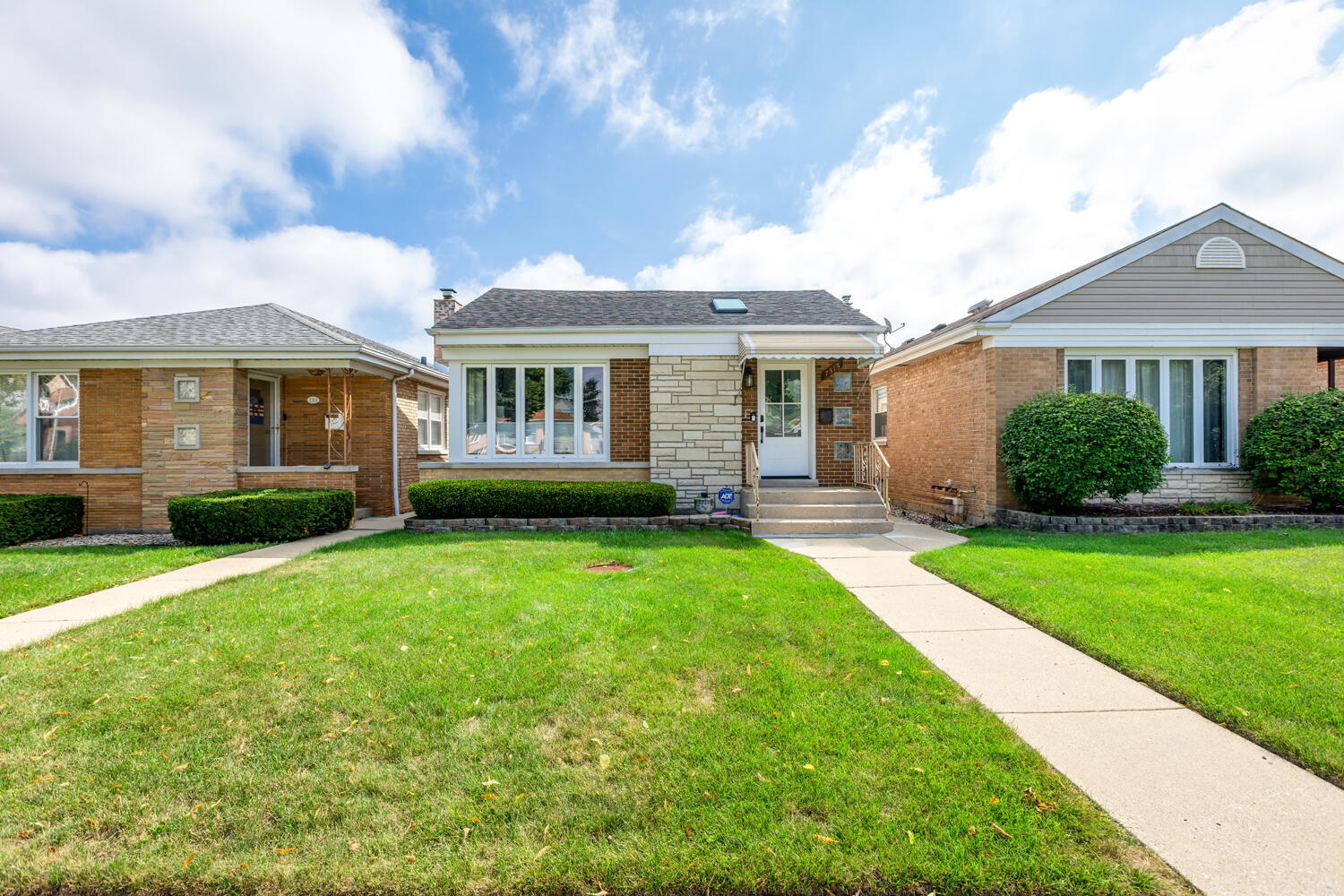 Photo 2 of Single family home for sale at 7315 N Oconto Ave, Chicago, IL 60631 | MLS# 12752703 | Listing updated on 2026-09-06