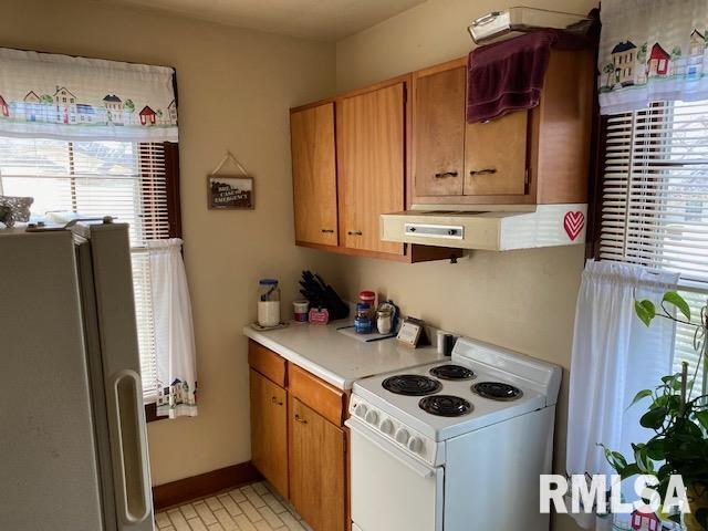 Homes for sale in Carbondale, IL | 701 S Rawlings St, Carbondale, IL 62901 | MLS# EB453286