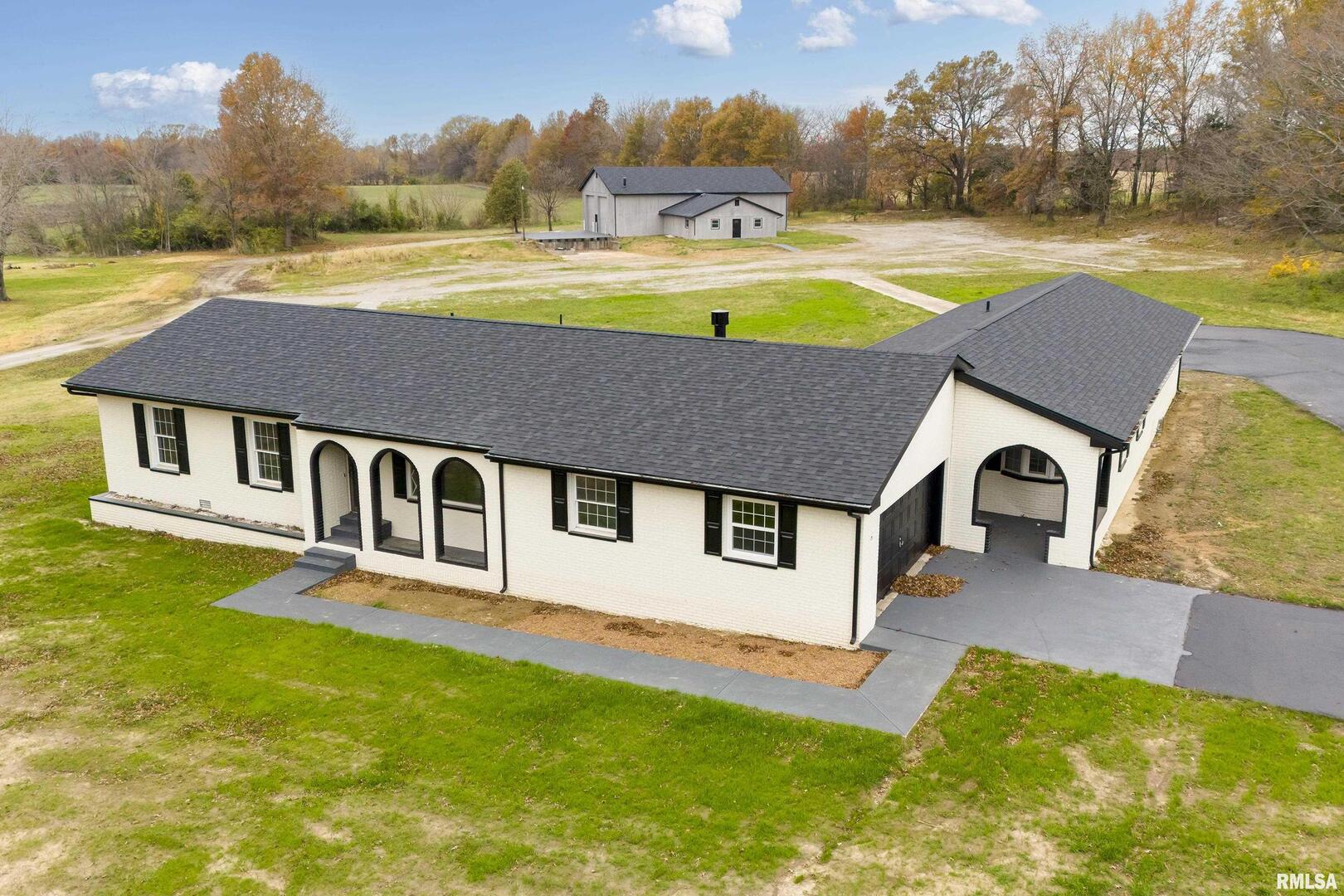 Homes for sale in Benton, IL | 7837 State Hwy 37, Benton, IL 62812 | MLS# EB456024