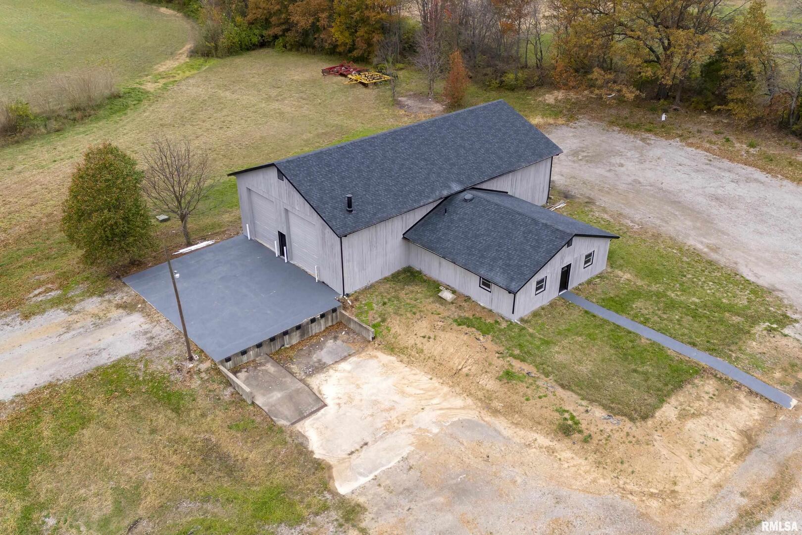 Homes for sale in Benton, IL | 7837 State Hwy 37, Benton, IL 62812 | MLS# EB456024