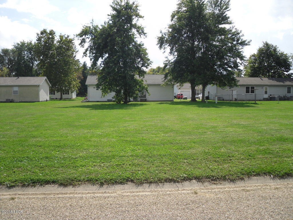 Homes for sale in Salem, IL | 00 Newport Dr, Salem, IL 62881 | MLS# EB423826