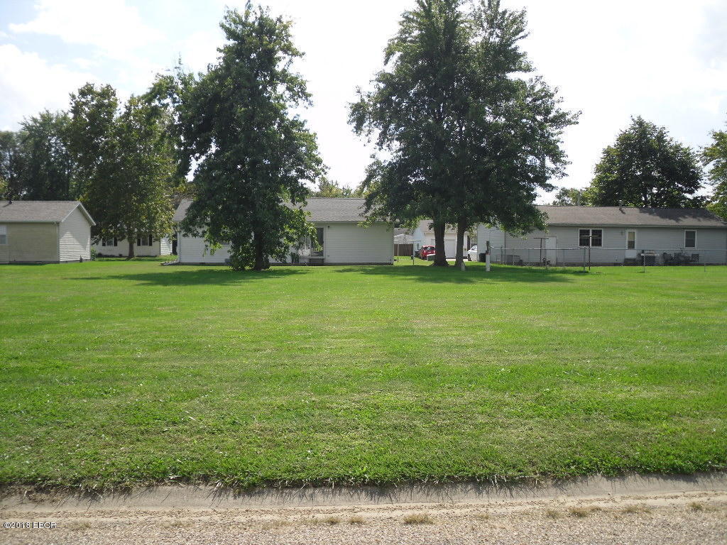 Homes for sale in Salem, IL | 00 Newport Dr, Salem, IL 62881 | MLS# EB423826