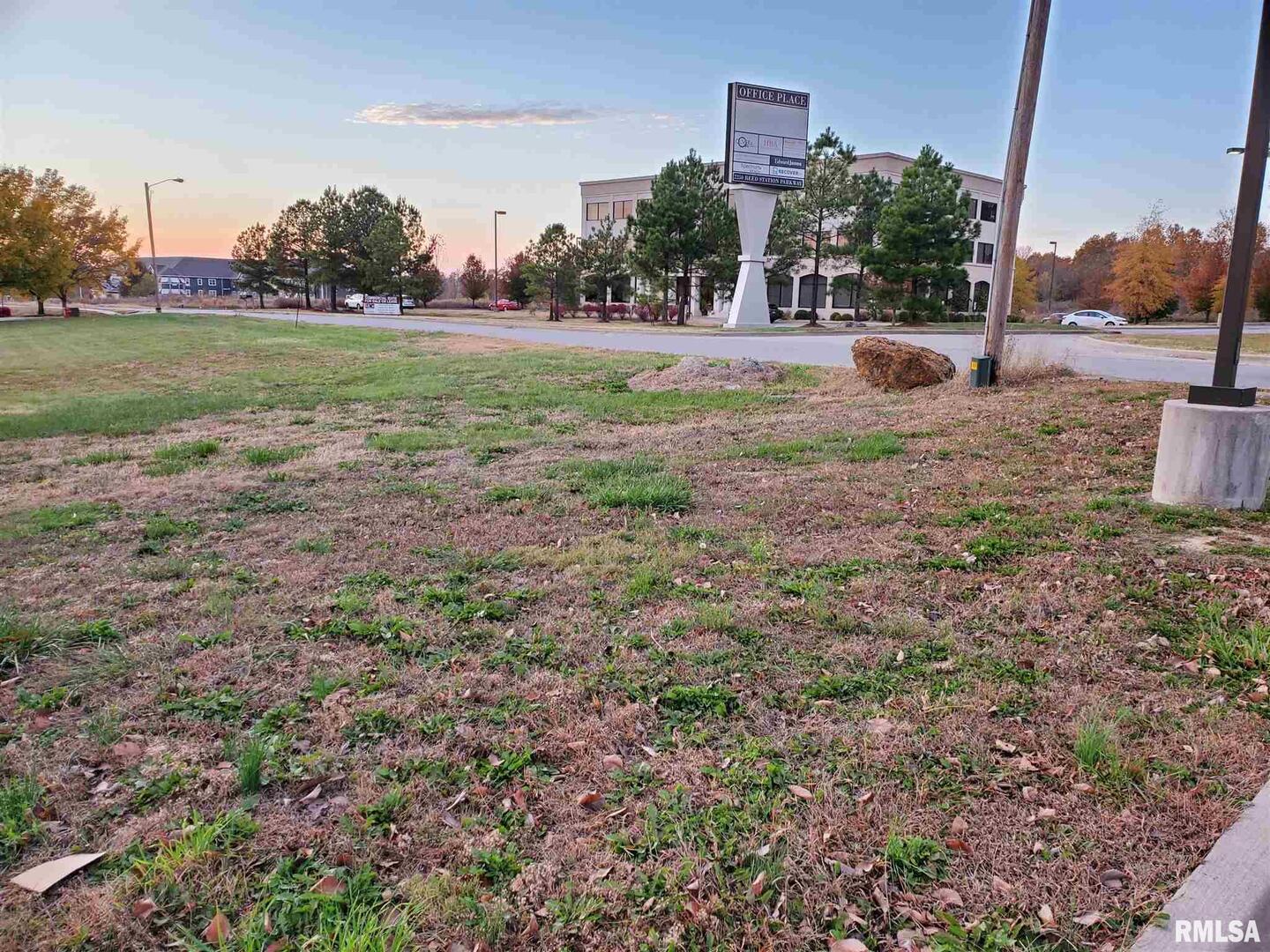 Homes for sale in Carbondale, IL | Tbd Reed Station Pkwy, Carbondale, IL 62901 | MLS# EB436986