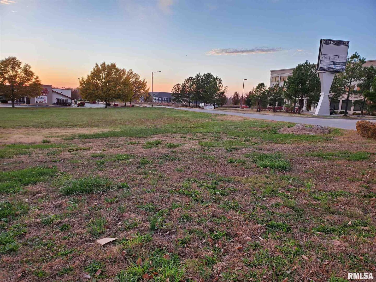 Homes for sale in Carbondale, IL | Tbd Reed Station Pkwy, Carbondale, IL 62901 | MLS# EB436986