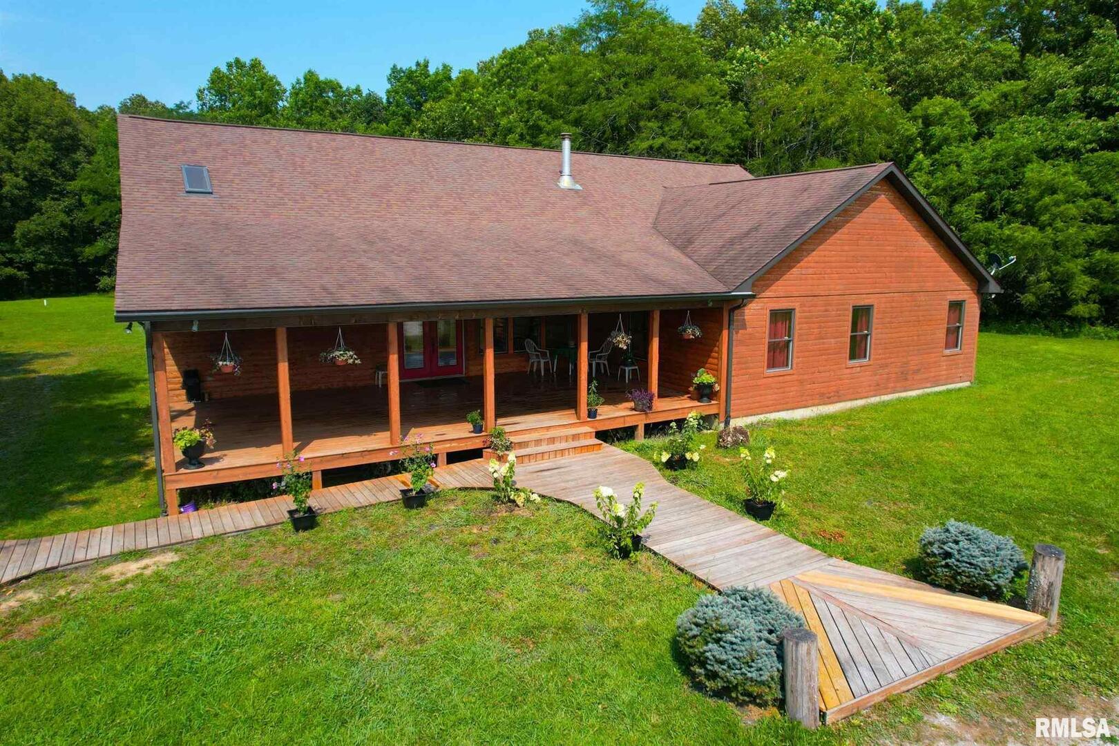 Homes for sale in Desoto, IL | 253 Ween Rd, Desoto, IL 62924 | MLS# EB440854