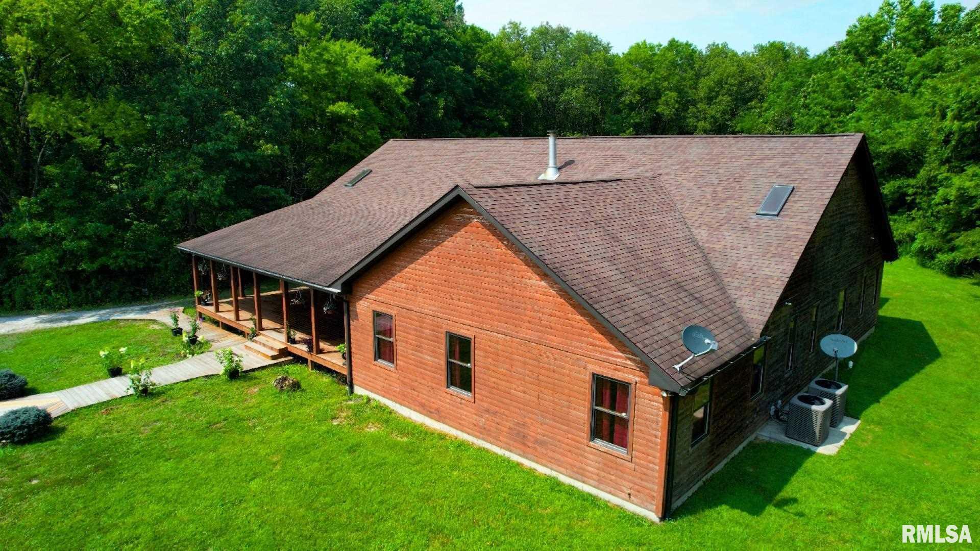 Homes for sale in Desoto, IL | 253 Ween Rd, Desoto, IL 62924 | MLS# EB440854