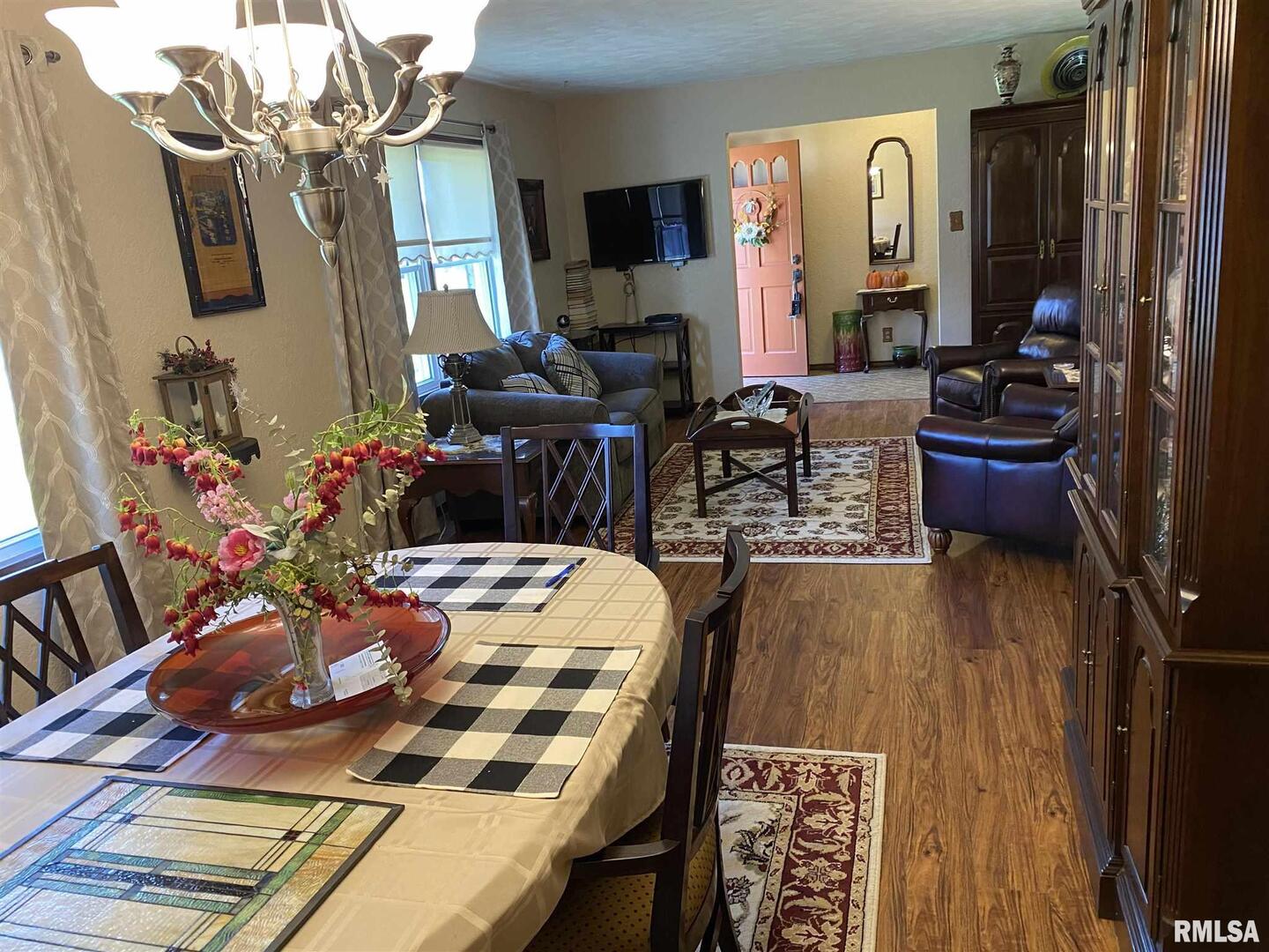 Homes for sale in Centralia, IL | 1340 E 6Th St, Centralia, IL 62801 | MLS# EB441245