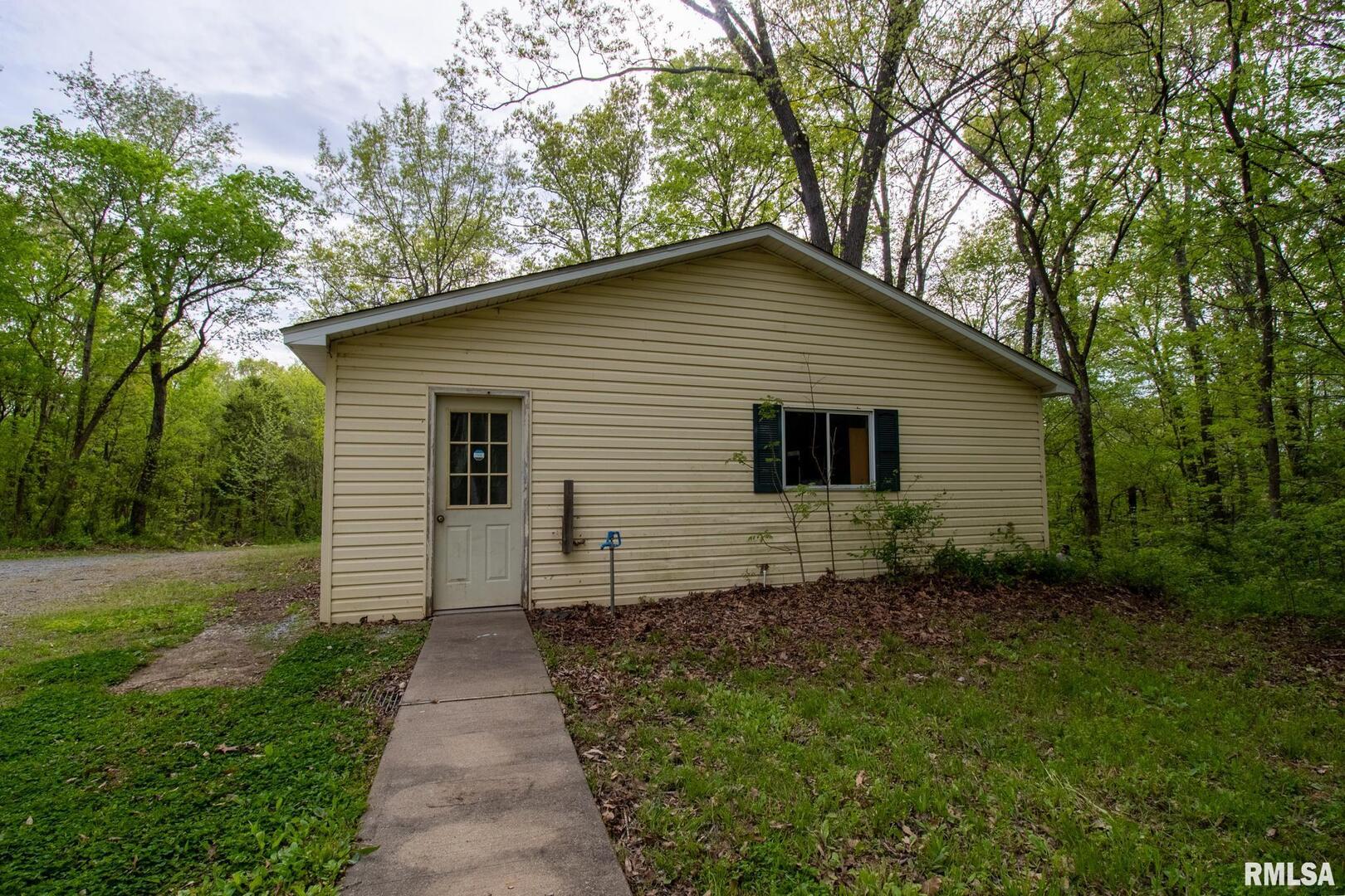 Homes for sale in West Frankfort, IL | 2282 Logan Rd, West Frankfort, IL 62896 | MLS# EB444334