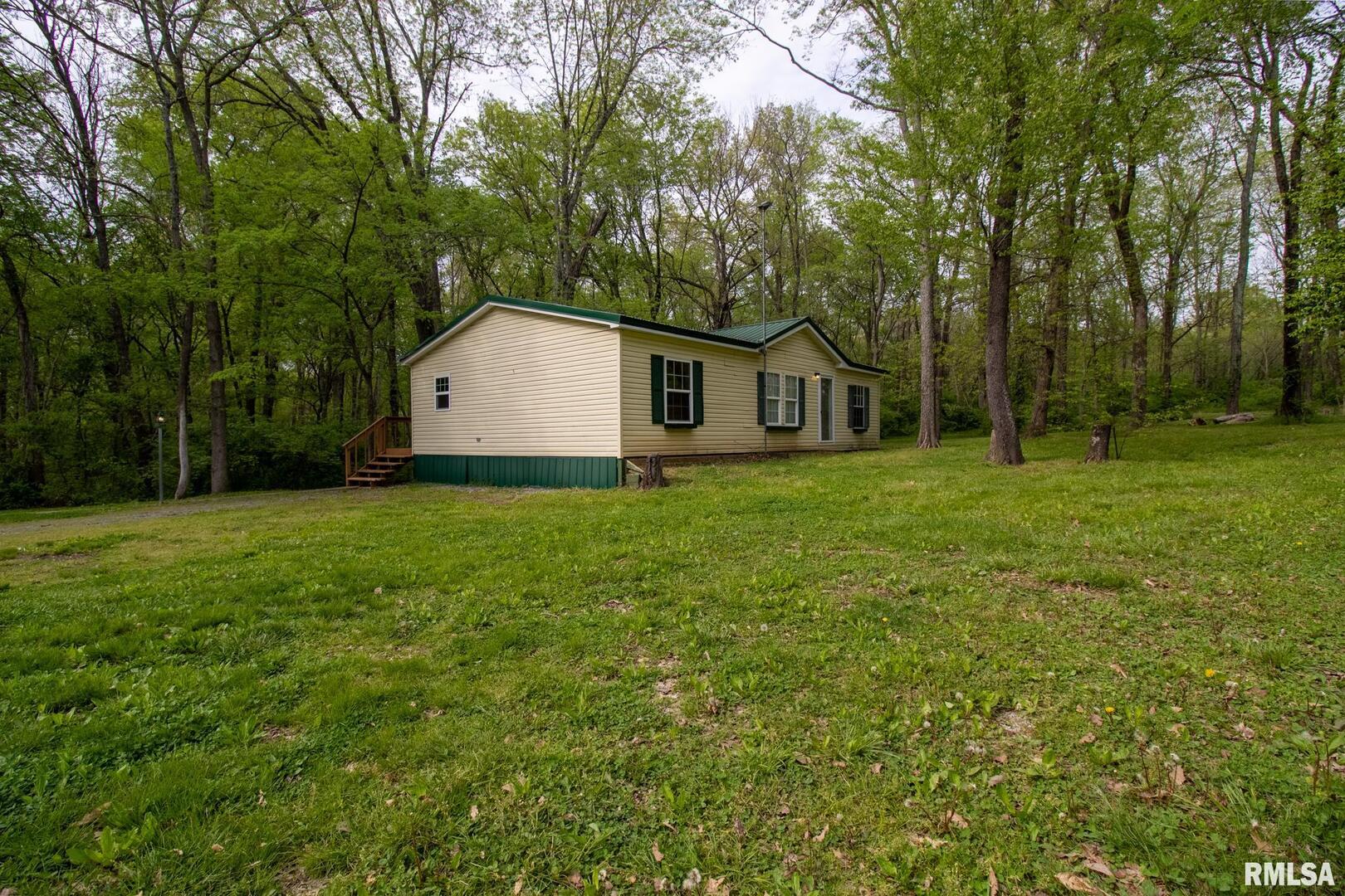 Homes for sale in West Frankfort, IL | 2282 Logan Rd, West Frankfort, IL 62896 | MLS# EB444334