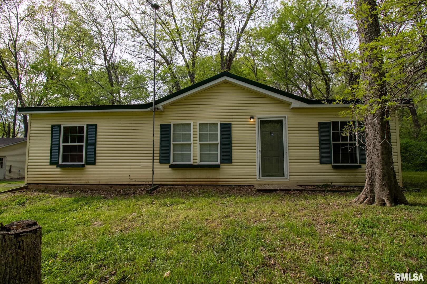 Homes for sale in West Frankfort, IL | 2282 Logan Rd, West Frankfort, IL 62896 | MLS# EB444334