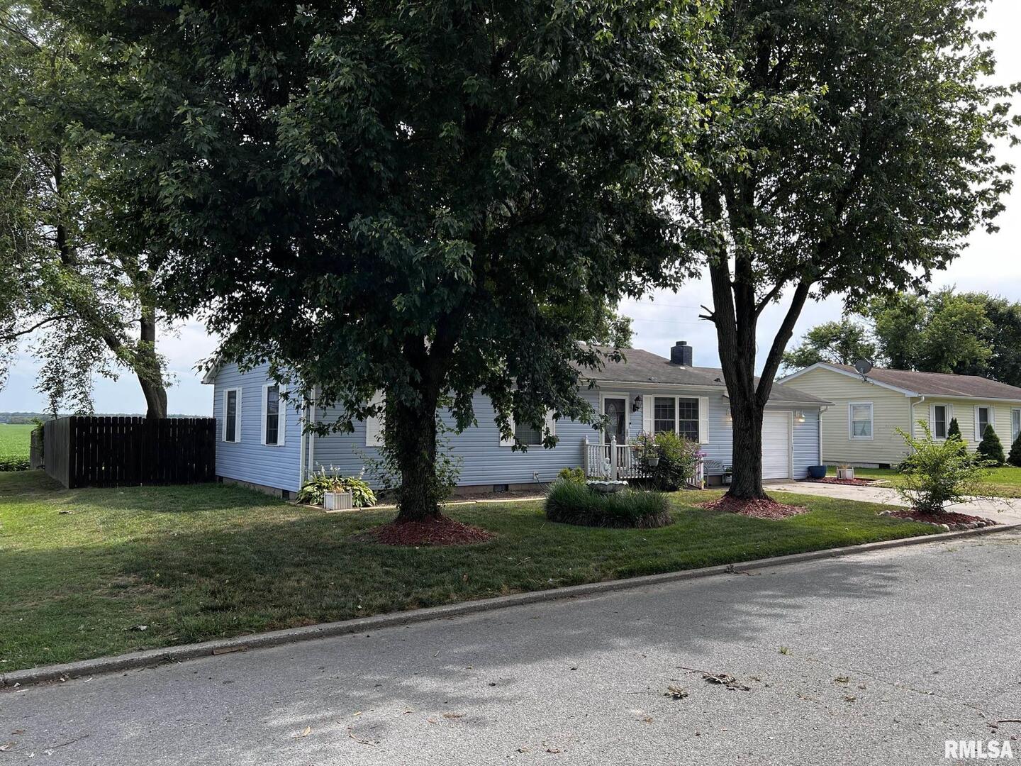 Homes for sale in Mc Clure, IL | 93 Seminole St, Mc Clure, IL 62957 | MLS# EB445414