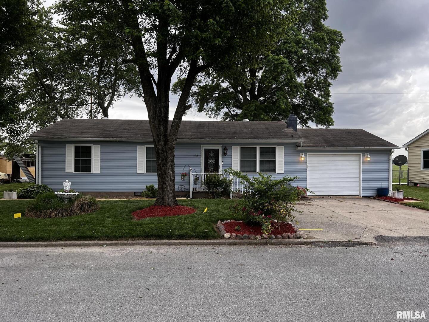 Homes for sale in Mc Clure, IL | 93 Seminole St, Mc Clure, IL 62957 | MLS# EB445414