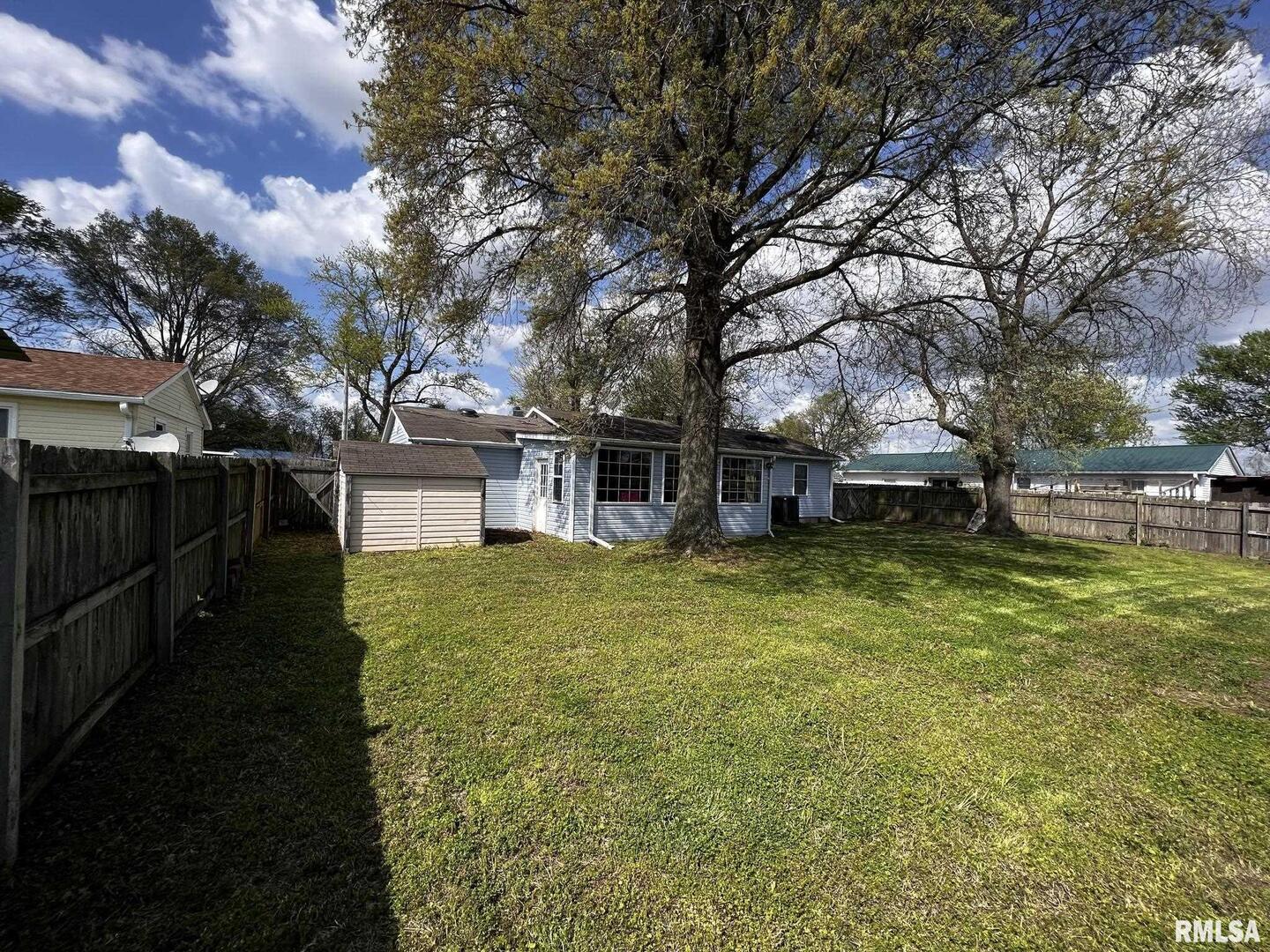 Homes for sale in Mc Clure, IL | 93 Seminole St, Mc Clure, IL 62957 | MLS# EB445414