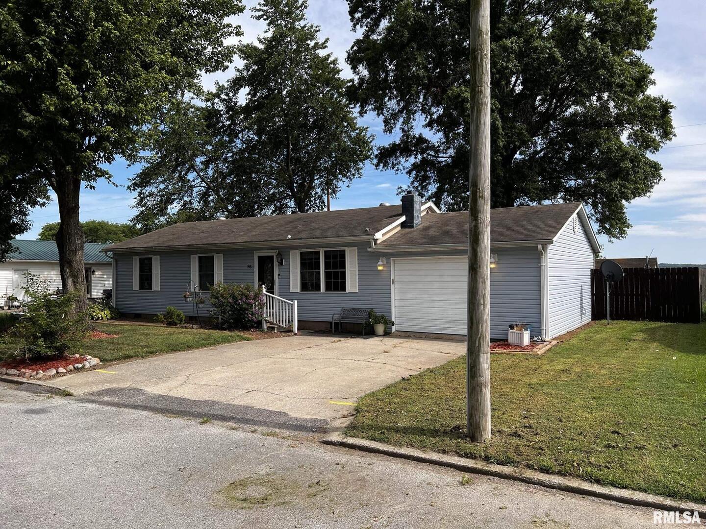 Homes for sale in Mc Clure, IL | 93 Seminole St, Mc Clure, IL 62957 | MLS# EB445414