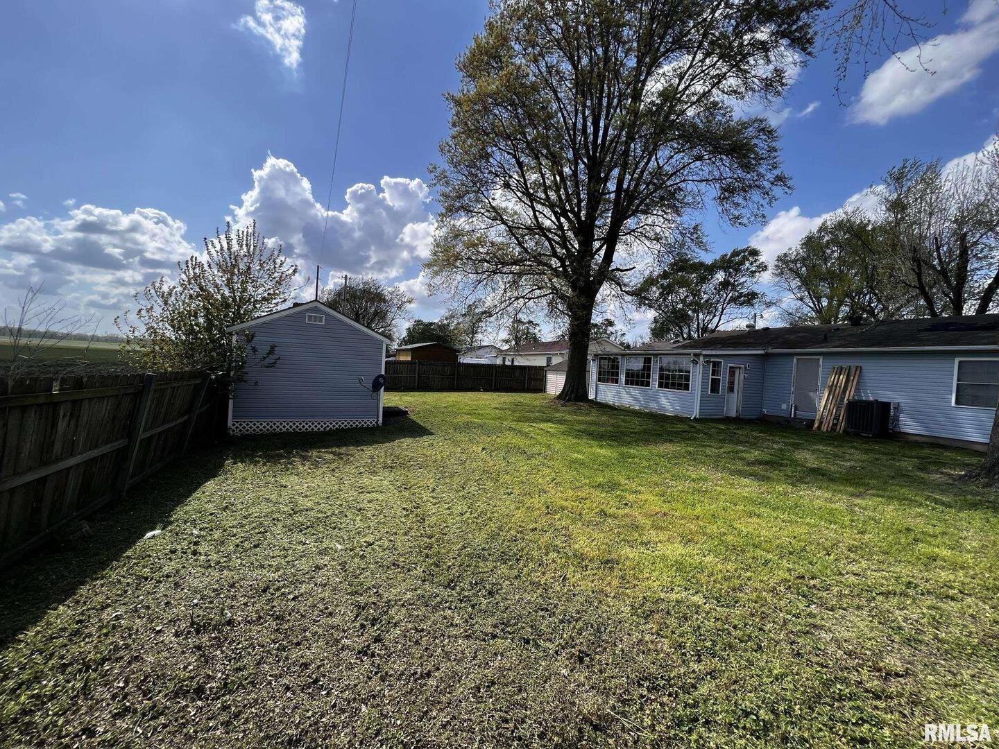 Homes for sale in Mc Clure, IL | 93 Seminole St, Mc Clure, IL 62957 | MLS# EB445414