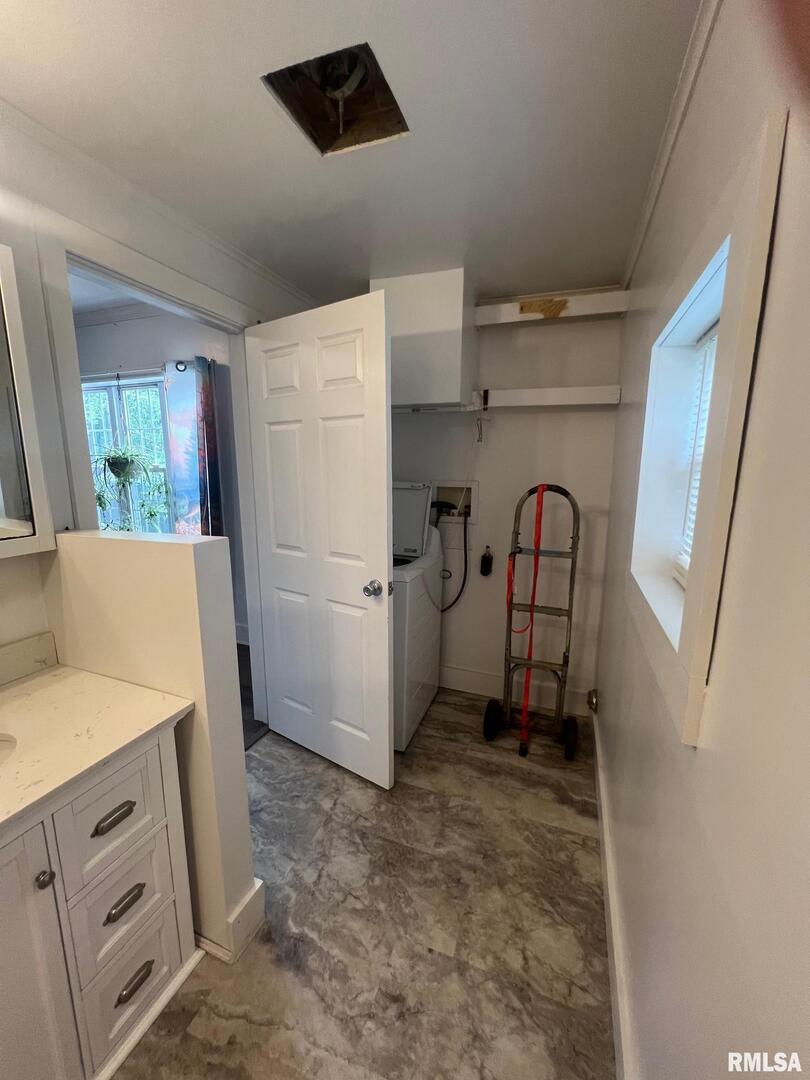 Homes for sale in Benton, IL | 809 S Commercial St, Benton, IL 62812 | MLS# EB457748