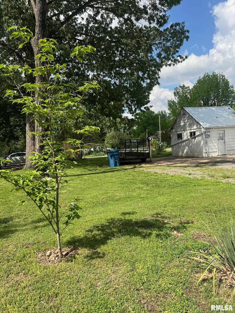 Homes for sale in Benton, IL | 809 S Commercial St, Benton, IL 62812 | MLS# EB457748