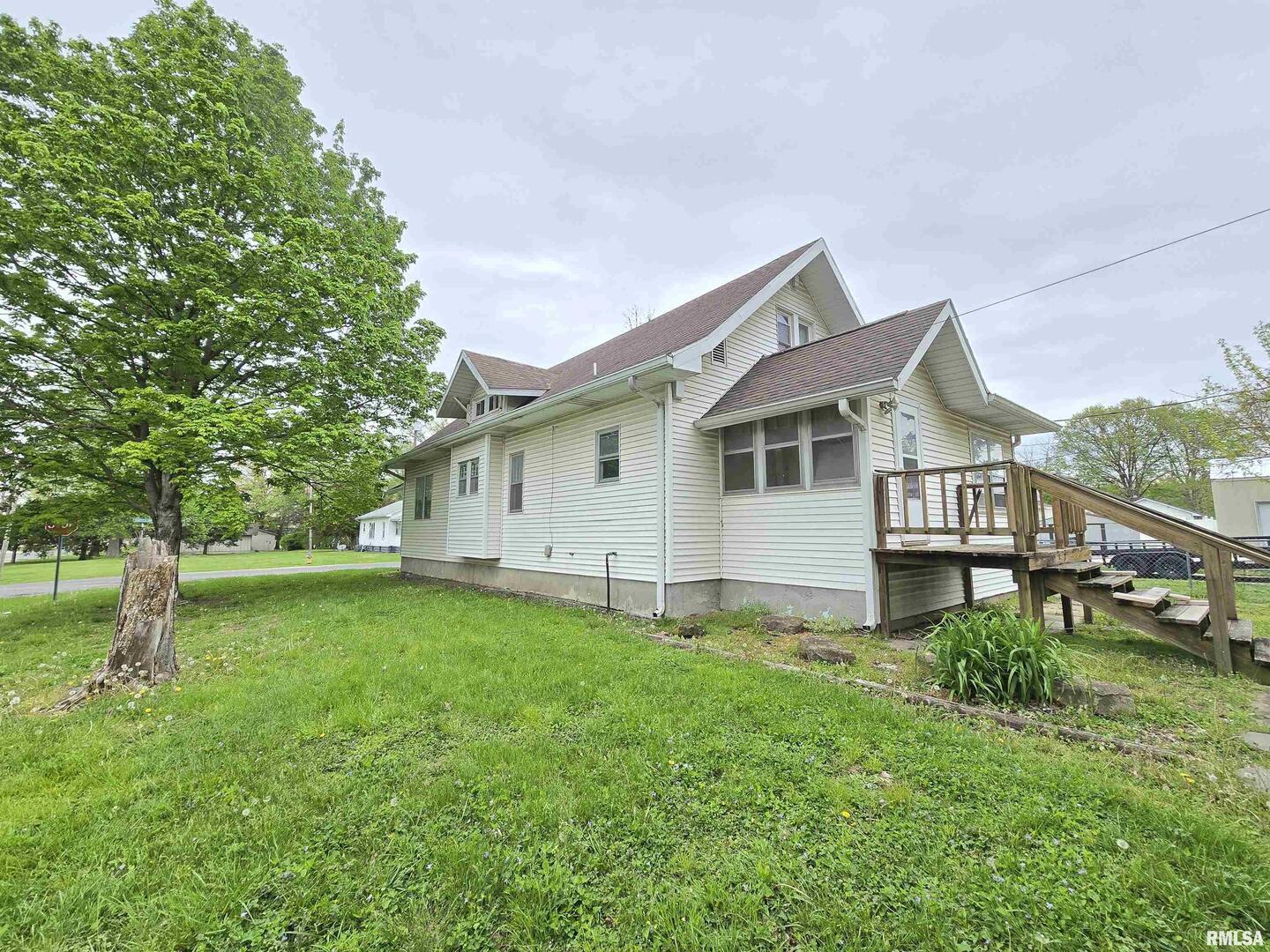 Homes for sale in Centralia, IL | 1201 E Noleman, Centralia, IL 62801 | MLS# EB458211