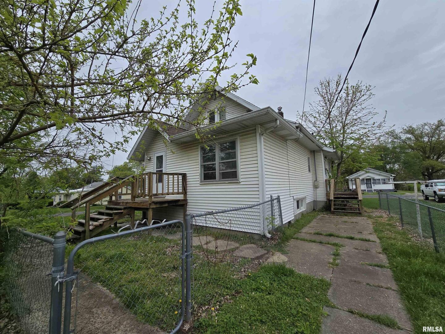 Homes for sale in Centralia, IL | 1201 E Noleman, Centralia, IL 62801 | MLS# EB458211