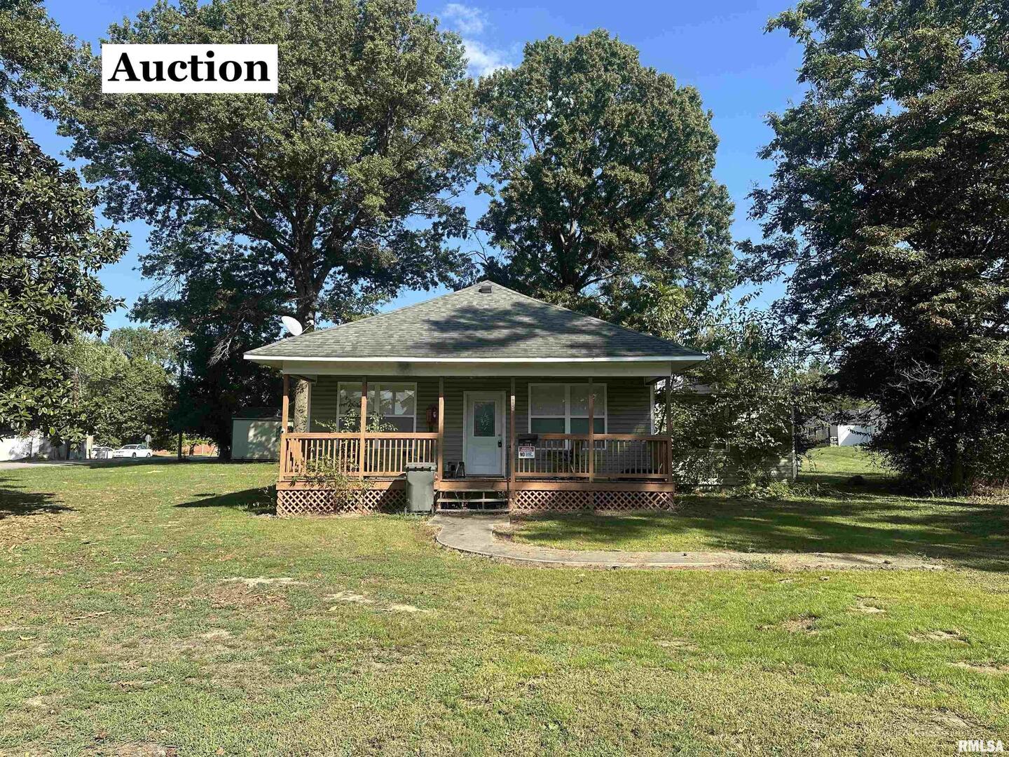 Homes for sale in Carterville, IL | 404 S Jackson St, Carterville, IL 62918 | MLS# EB460188