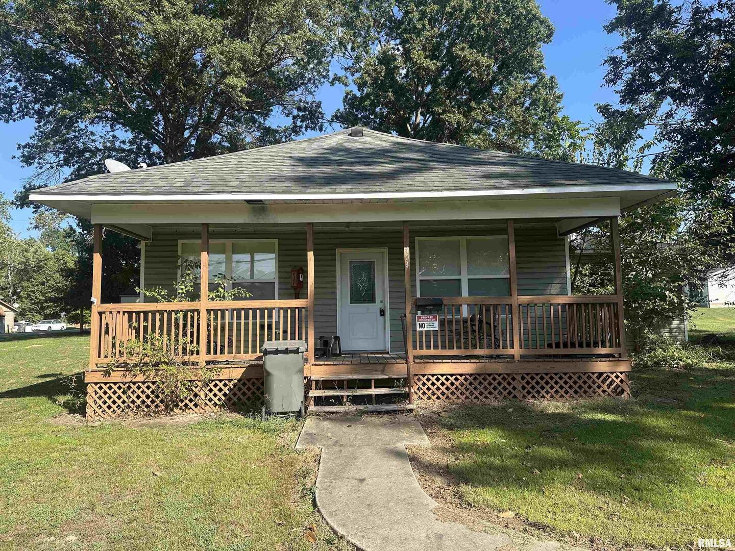 Homes for sale in Carterville, IL | 404 S Jackson St, Carterville, IL 62918 | MLS# EB460188