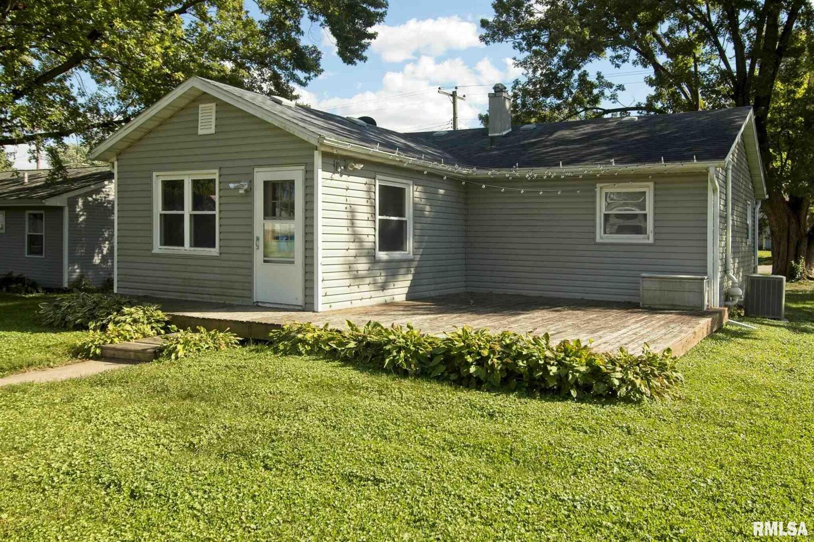 Homes for sale in Le Claire, IA | 1215 Wisconsin St, Le Claire, IA 52753 | MLS# QC4226305