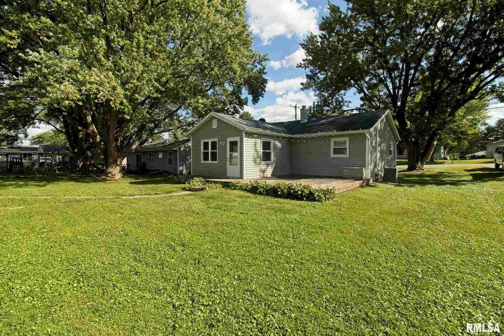 Homes for sale in Le Claire, IA | 1215 Wisconsin St, Le Claire, IA 52753 | MLS# QC4226305